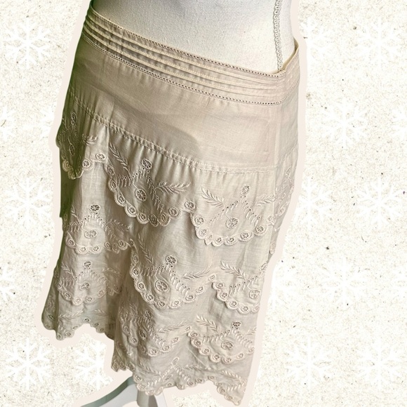 BCBGMaxAzria Soft Beige Lightweight Cotton Tiered Eyelet A-Line Mini Skirt Sz 2 - Picture 10 of 12